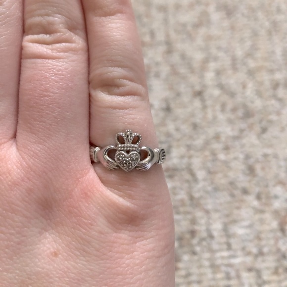 10k claddagh diamond ring from peoples - Picture 3 of 3